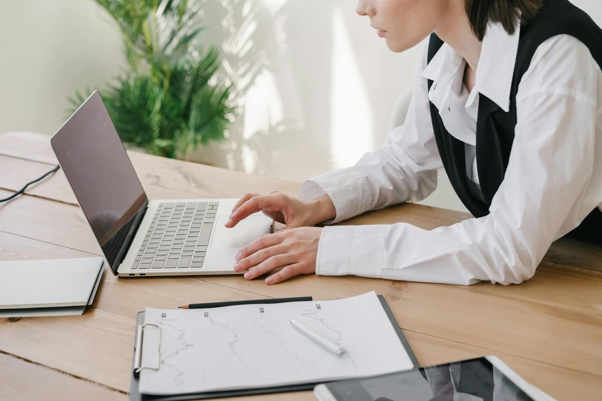 Best AI Tools For Business Development: A Complete Comparison and Review